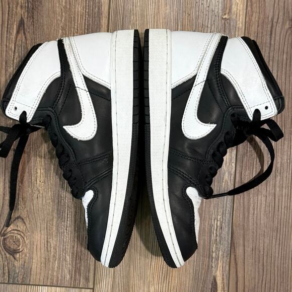 Nike Air Jordan 1 Retro High OG Black White (GS) Reverse Panda - Boys size US4 - Picture 6 of 12